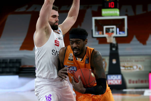 随着她逐渐 随着她逐渐