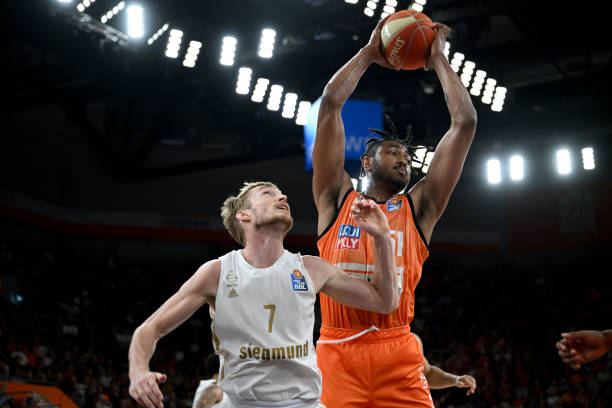 防线的崩溃 防线的崩溃